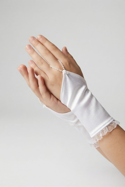 First Holy Communion gloves, fingerless communion gloves, white communion gloves, elegant gloves for girls, chiffon lace gloves, pearl-embellished gloves, UK communion accessories