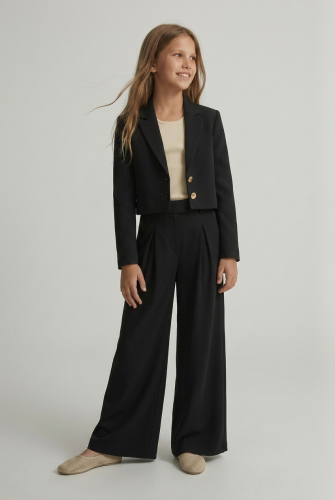 Black Suit Emi for Girls – Sophisticated British Outfit for Evening Occasions
